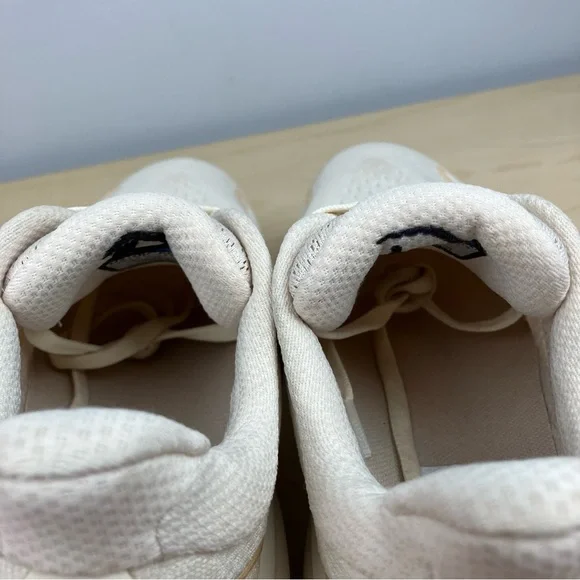 Hoka One One Women’s Size 6.5 B Clifton 10 Vanilla Birch Athletic Running Shoes - Picture 10 of 11